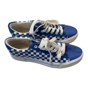 EUC! Ladies Mudd Blue and White Checkered Mudd Sneakers Size 11